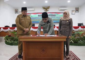 DPRD dan Pemkab Tanah Datar Sepakati Perubahan Propemperda 2025
