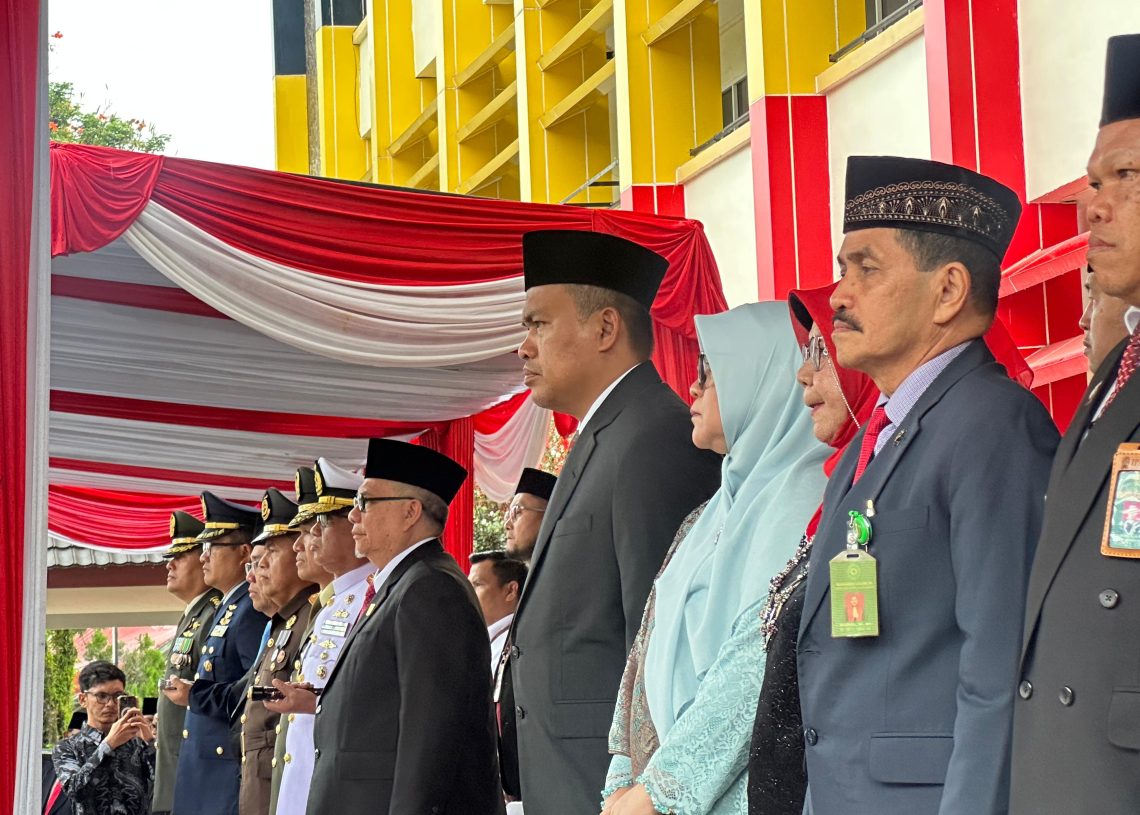 Peringati Hari Pahlawan, Gubernur Mahyeldi Pimpin Upacara dan Serukan Nilai Keikhlasan