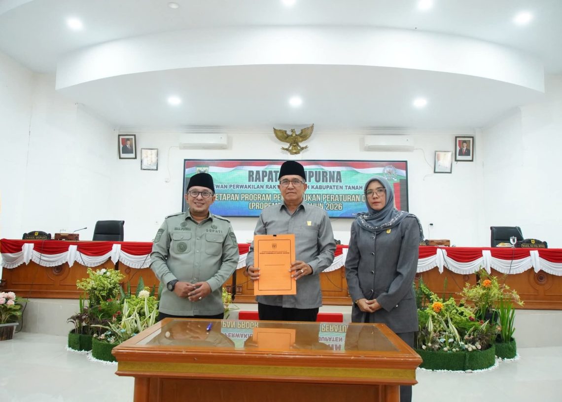 Gelar Sidang DPRD, Propemperda Kabupaten Tanah Datar Disetujui