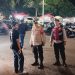 Dekat dengan Warga, Polisi Kembangan Sapa Masyarakat Lewat Patroli Jalan Kaki Malam Hari
