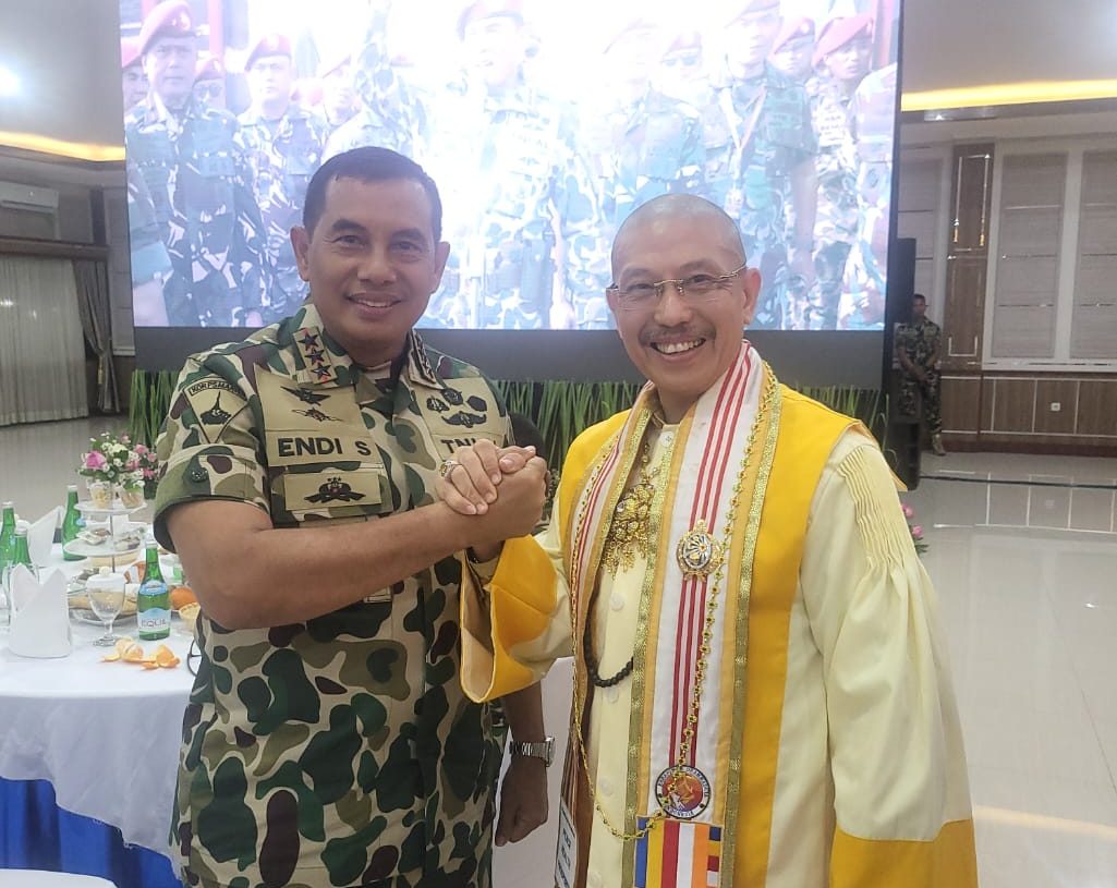 Waksekjend DPP Walubi Romo Asun Gotama Lantunkan Doa Lintas Agama dalam Acara HUT Korps Marinir ke-80