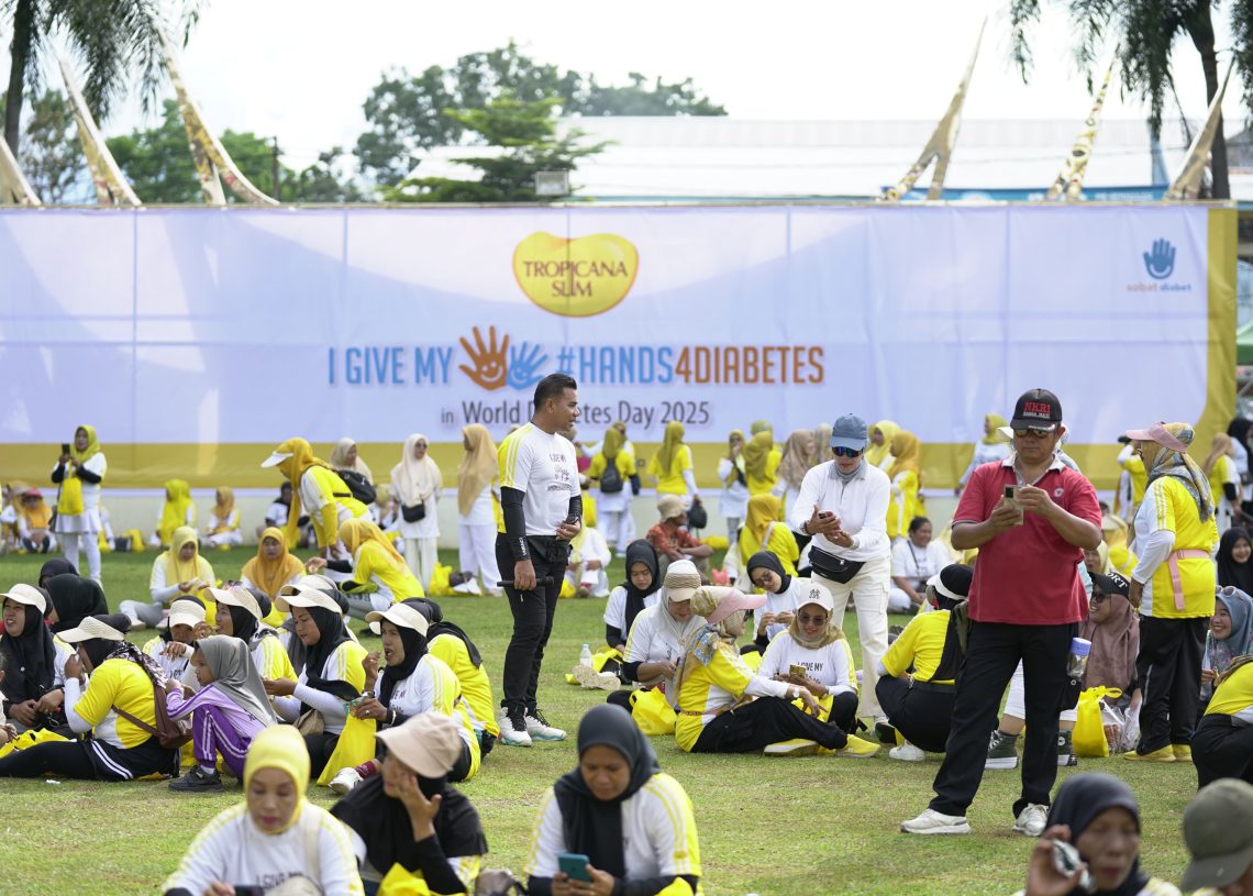 Mahyeldi Buka Senam Sehat World Diabetes Day 2025, Ajak Warga Ubah Pola Hidup
