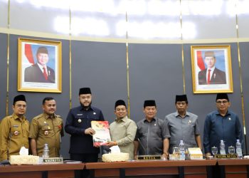 Lewat Paripurna Pendapat Akhir Fraksi, DPRD Padang Perkuat Pengawasan Anggaran 2026