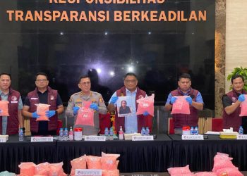 Ratusan Ribu Ekstasi dalam Mobil Kecelakaan, Polisi Kejar Pengendali Jaringan