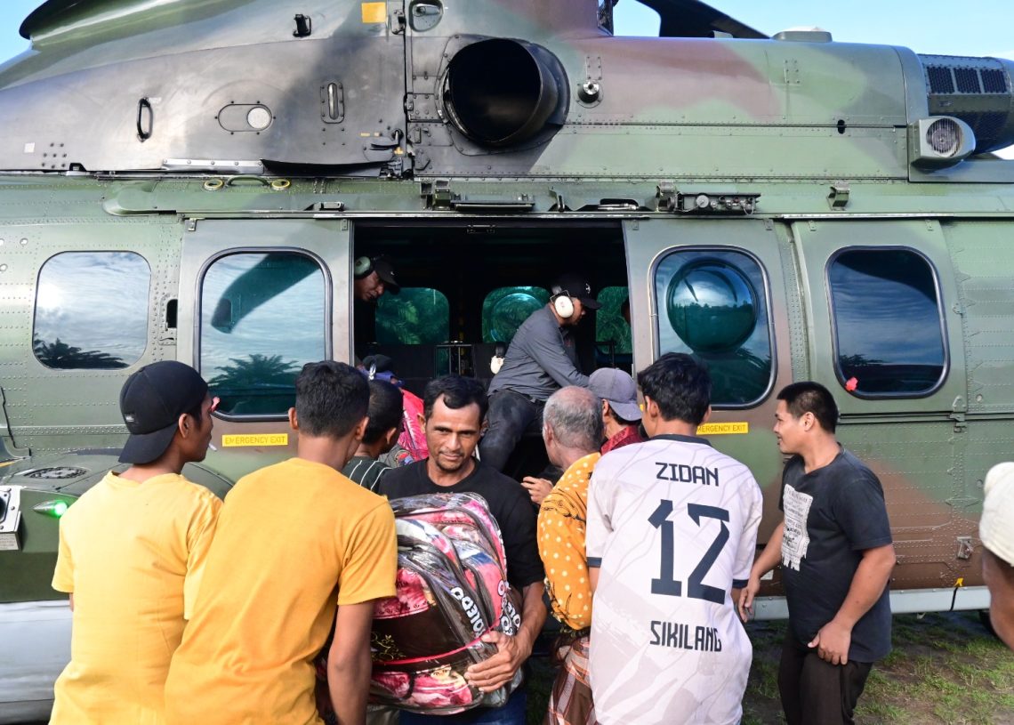 Wagub Sumbar Tinjau Lokasi yang Terisolasi di Palembayan, Tegaskan Fokus pada Evakuasi dan Pembukaan Akses