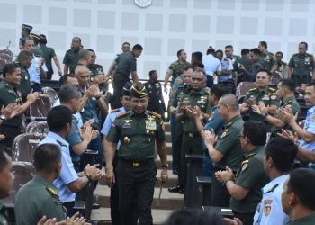 Panglima TNI Berikan Kuliah Umum kepada 111 Pasis Sesko TNI dan Resmikan Lapangan Olahraga Sesko TNI