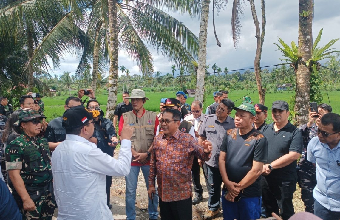 Kepala Staf Kepresidenan Tinjau Titik Bencana di Padang Pariaman, Fokuskan Pendataan Infrastruktur yang Rusak