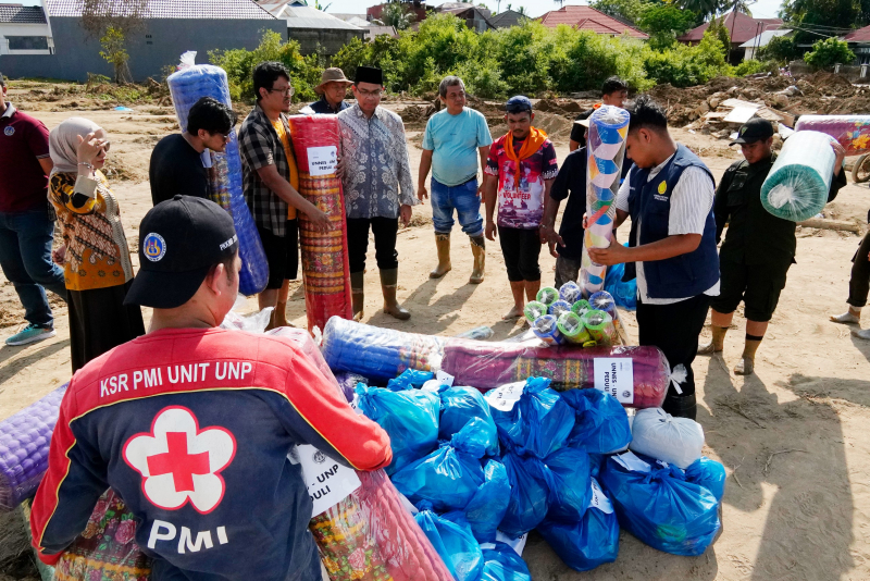 Satgas UNP Peduli Bencana Salurkan Bantuan ke Gunung Panggilun dan Bayang Utara