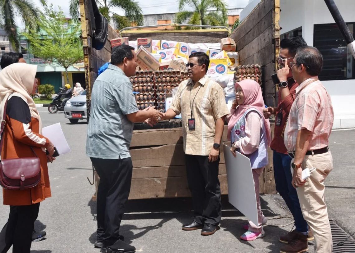 Program Telkom Peduli Sasar Warga Terdampak Banjir di Pariaman