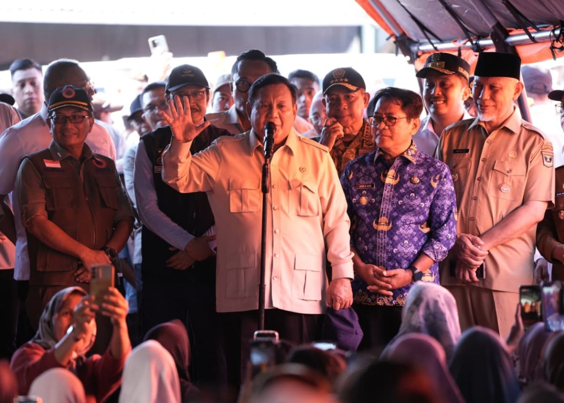 Presiden Prabowo: “Pemerintah Harus Hadir Secepat Mungkin” saat Tinjau Lokasi Bencana di Sumbar
