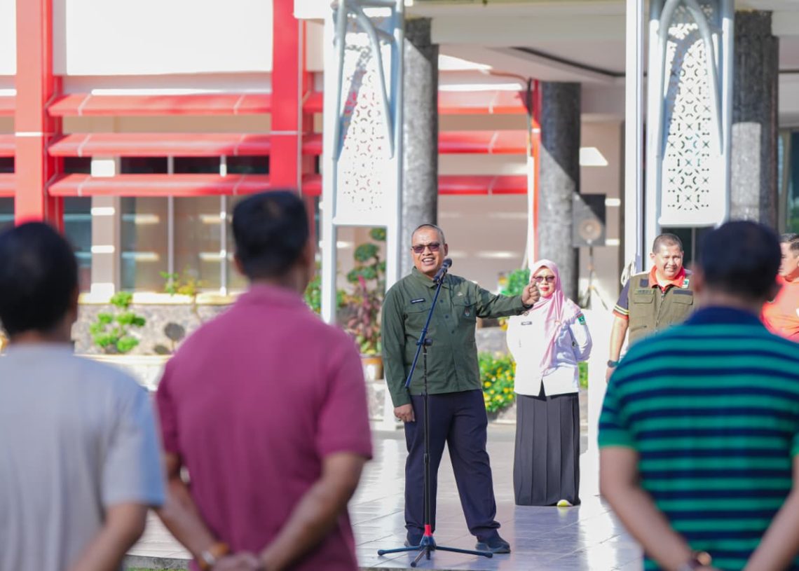 Relawan Siaga Bencana Pemprov Sumbar Mulai Turun Bantu Bersihkan Rumah Warga