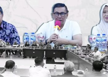 Wujud Solidaritas, Wako Ramlan Temui Bupati Agam Usai Salurkan Bantuan ke Palembayan