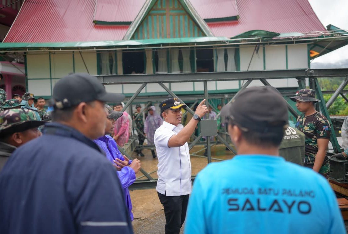 Bupati Apresiasi TNI Bangun Jembatan Bailey Penghubung Ekonomi Warga Kubung