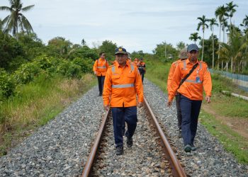 Tingkatkan Keselamatan Menjelang Nataru, KAI Divre II Sumbar Lakukan Pemeriksaan Lintas