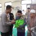 Kapolres Metro Jakarta Barat Jumat Keliling di Masjid Al Musariin, Bagikan Sembako kepada Pengurus Masjid dan Yatim Piatu