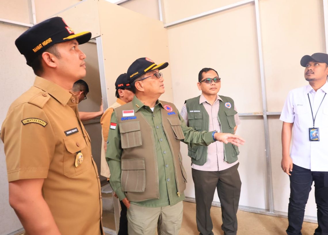 Wakil Bupati Rahmat Hidayat Dampingi Sekretaris Utama BNPB Tinjau Dua Titik Huntara di Padang Pariaman