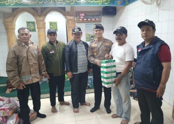 Polsek Tambora Salurkan Bantuan Makanan untuk Korban Kebakaran Jembatan Besi