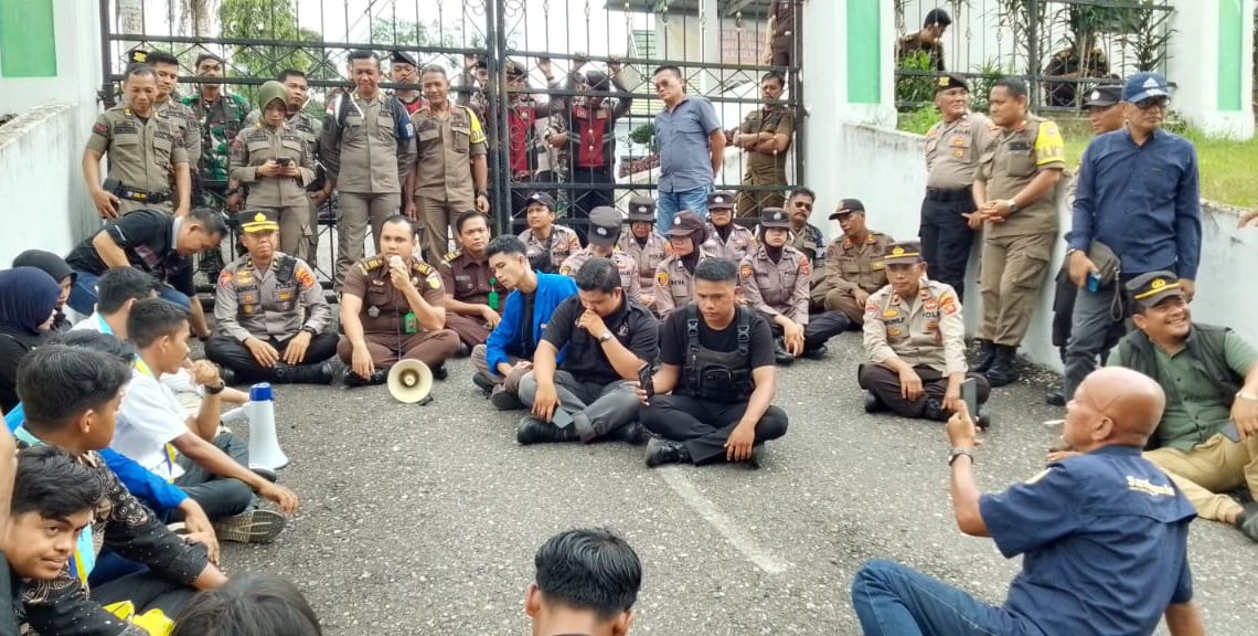 PMII Demo Kejari Sarolangun, Tuntut Penyelesaian Temuan BPK di Dinas PU