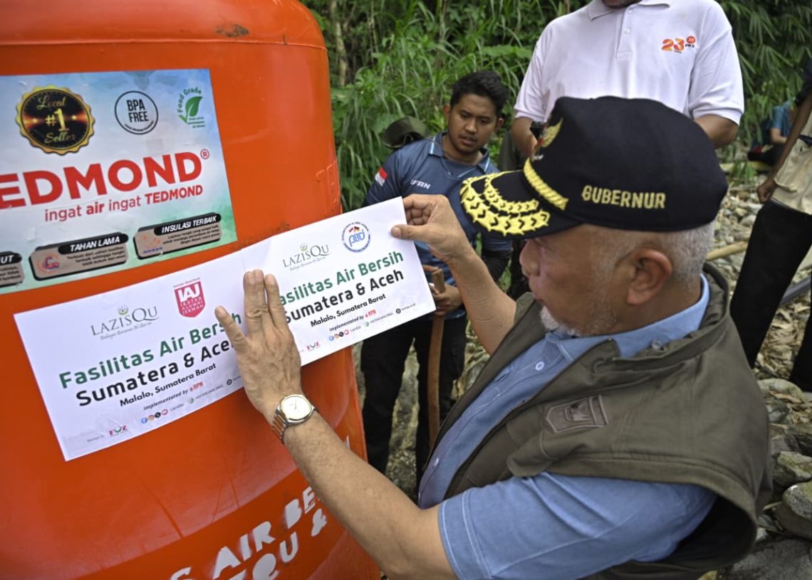 Gubernur Mahyeldi Hadiri Pemasangan Pipanisasi Air Bersih untuk Warga Terdampak Banjir Bandang di Tanah Datar