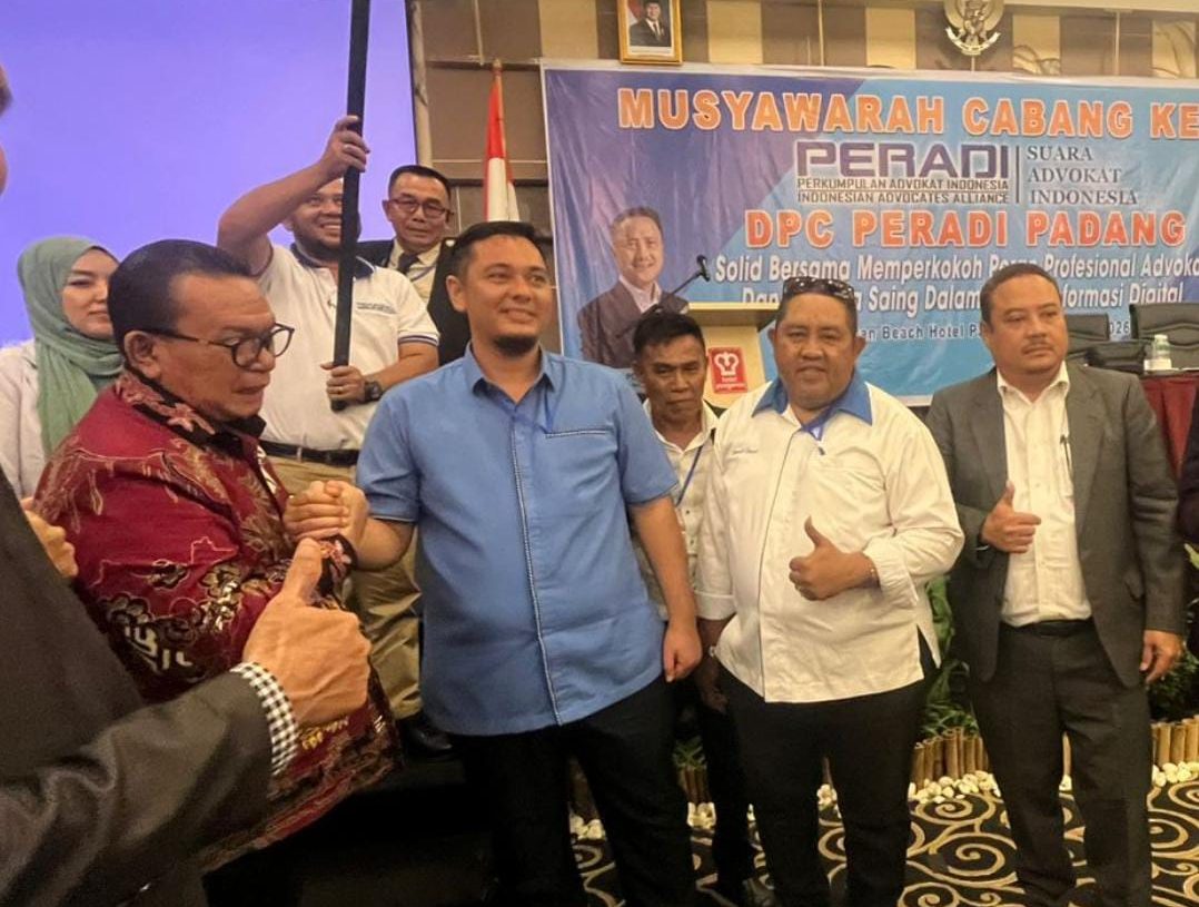 Matry Gilang Rosadi Resmi Pimpin DPC PERADI SAI Padang Periode 2026–2030