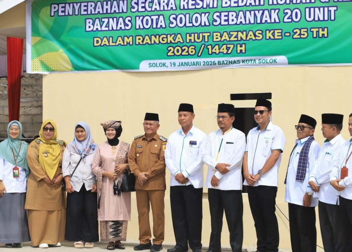Baznas Kota Solok Bedah 20 Rumah Warga, Wawako: Semoga Jadi Amal Ibadah