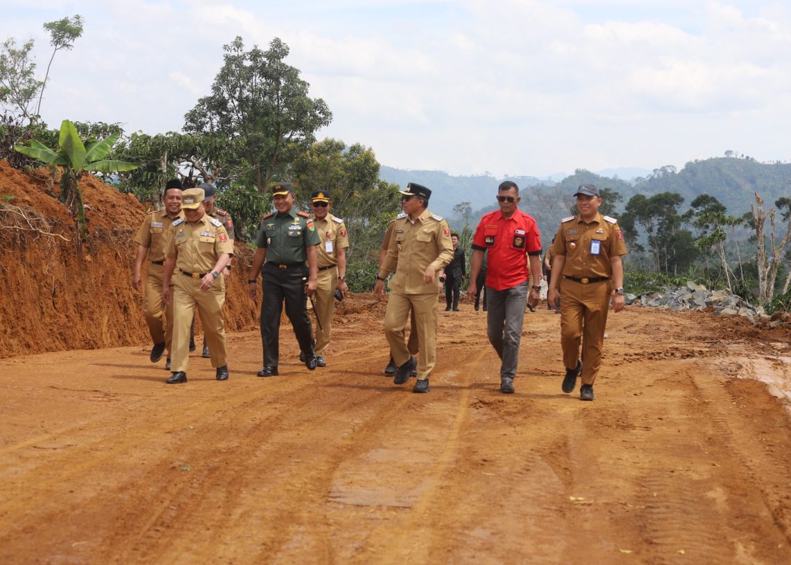 Parosil Mabsus Pastikan Akses Jalan Menuju Lokasi Geothermal Segera Rampung