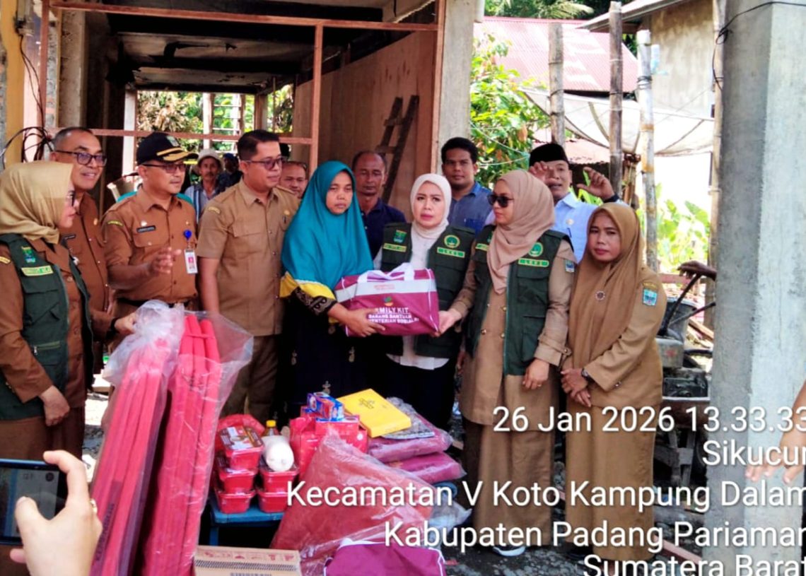 Rumah Baru Hangus Terbakar, Ketua TP PKK Padang Pariaman Beri Penguatan bagi Korban