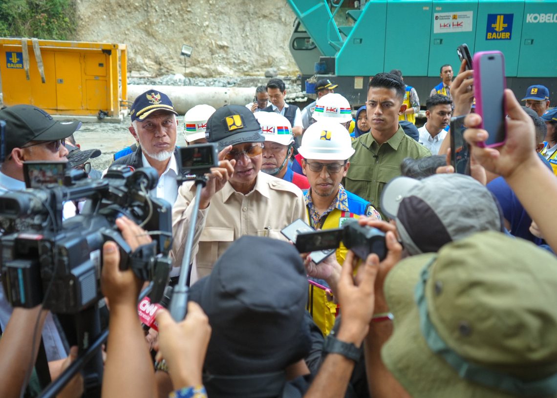 Penanganan Ruas Jalan Malalak, Menteri PU Siapkan Jembatan Permanen dan Sabo Dam