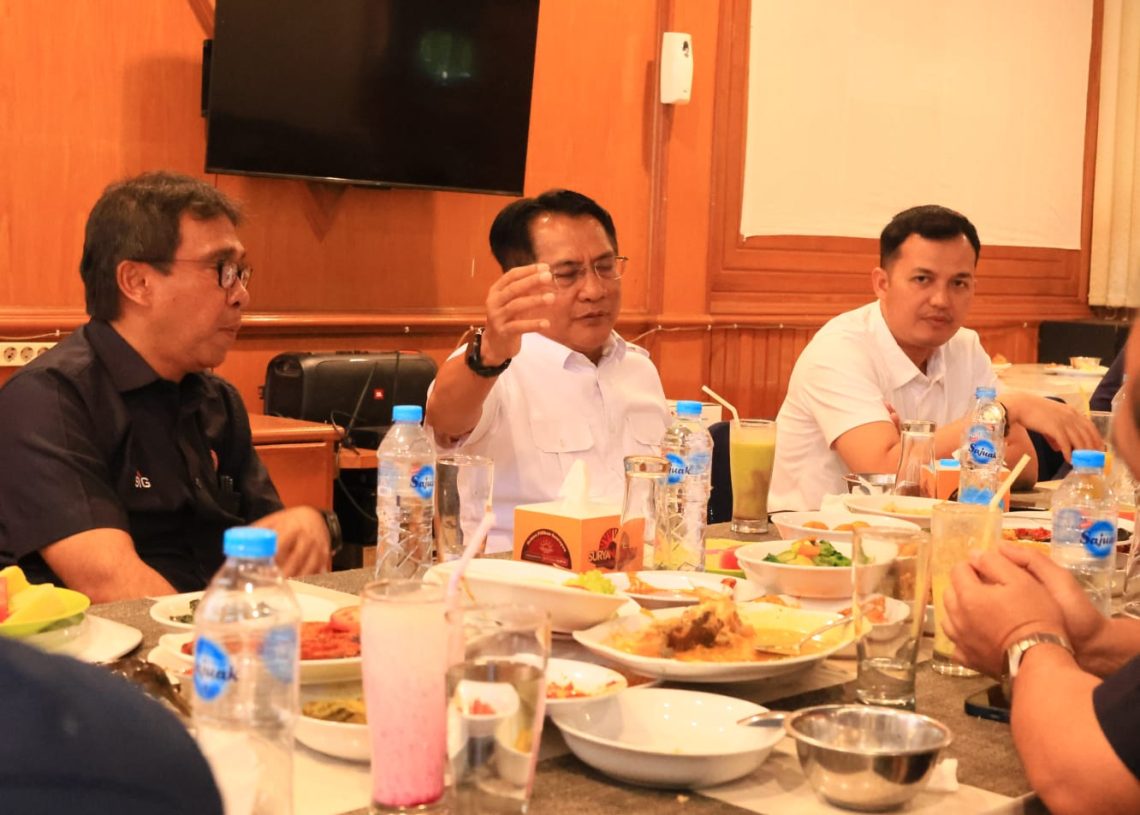 Bupati JKA Temui Direktur PT Semen Padang, Bahas Dukungan CSR Pasca Bencana dan Pacu Kuda