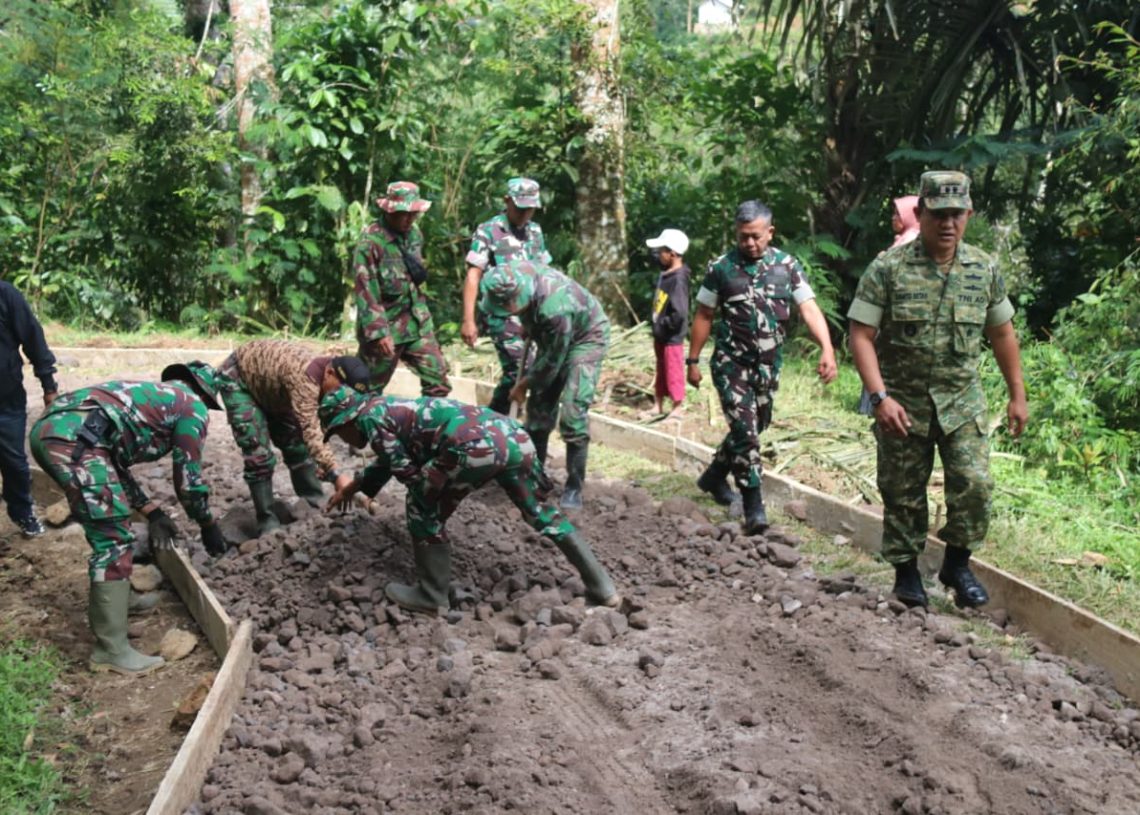 Dansatgas TMMD ke-127 Kodim 0624/Kab. Bandung Tinjau Progres Sasaran Fisik di Desa Cipelah