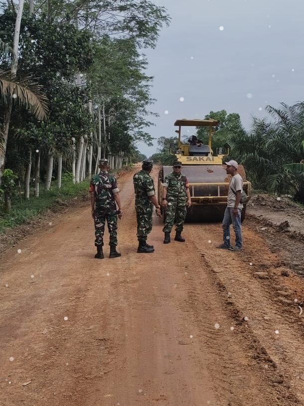 Kasdim 0430/BA Tinjau Langsung Progres TMMD 127, Cek Pemasangan Gorong-Gorong dan Pembangunan Jalan Wonosari-Rukun Makmur