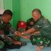 Jaga Kesehatan Satgas, Anggota Kesehatan TMMD 127 Kodim 0430/Banyuasin Rutin Cek Kondisi Personel