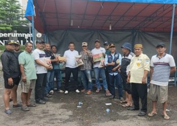 Forum RW Cengkareng Timur Salurkan Bantuan bagi Korban Kebakaran