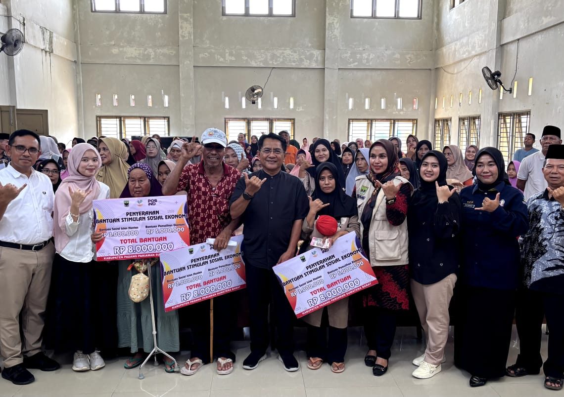 Keceriaan 1.173 KPM Warnai Penyaluran Bantuan Stimulan Sosial Ekonomi di Batang Anai dan 2×11 Kayu Tanam