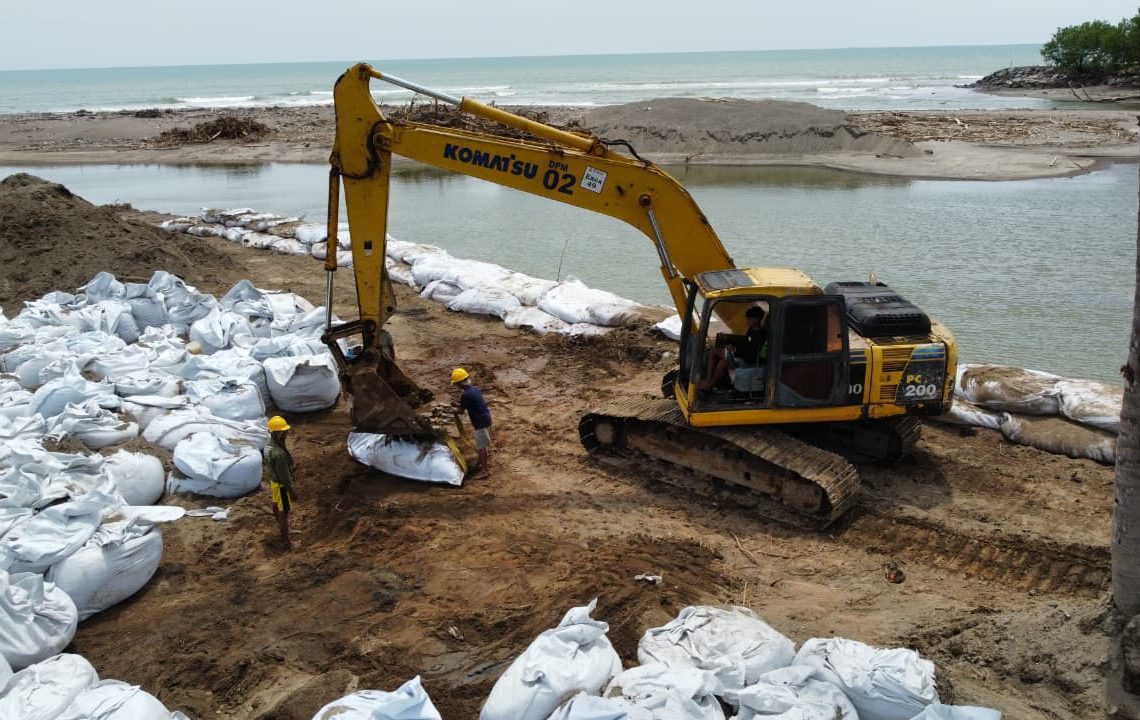 John Kenedy Azis: Pemerintah Tak Pernah Berhenti Cari Solusi Banjir di Kampuang Galapuang dan Muaro Ulakan