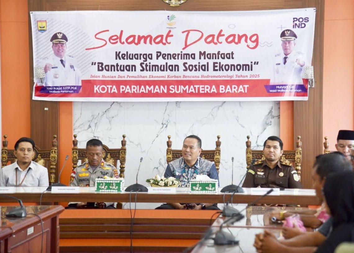 15 KK Korban Bencana Hidrometeorologi di Kota Pariaman Terima Bantuan Stimulan dari Kemensos RI