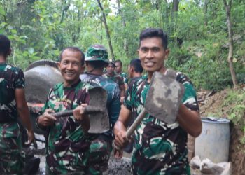 Sosok Serda Edi Purnomo Berdedikasi Tinggi Sukseskan Pembangunan TMMD